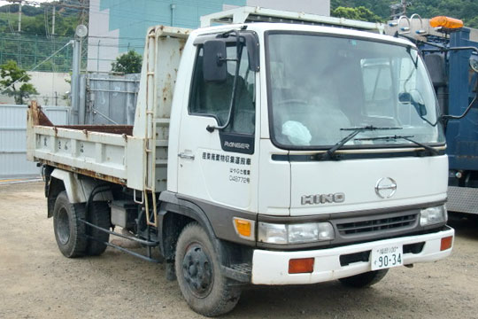 重機紹介　4tダンプ